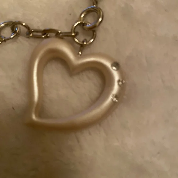 Elegant Silver Heart Pendant bracelet - Picture 5 of 5
